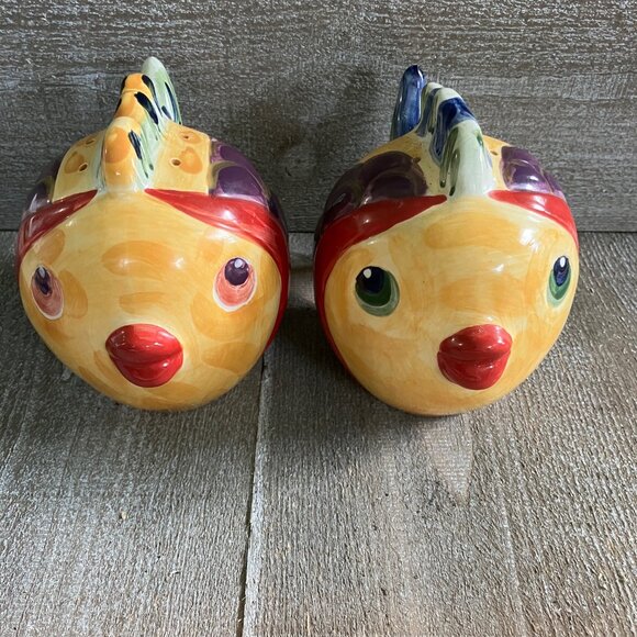 Under the sea hand painted salt and pepper set - Picture 2 of 4